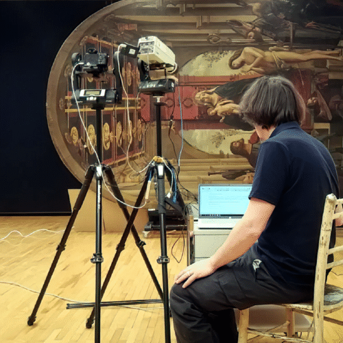On-site art examination service