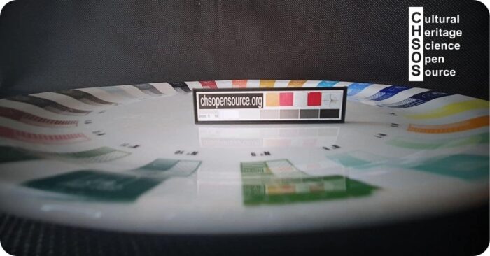 Mid-20th century Italian test plate for underglaze colors